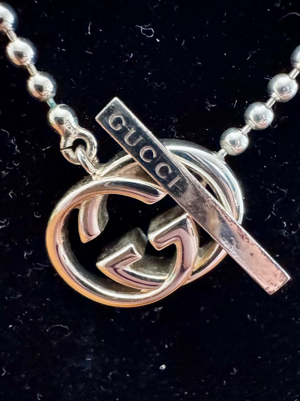 Gucci Brit Silver Toggle Ball Chain Necklace with Interlocking GG Pendant - Picture 2 of 3